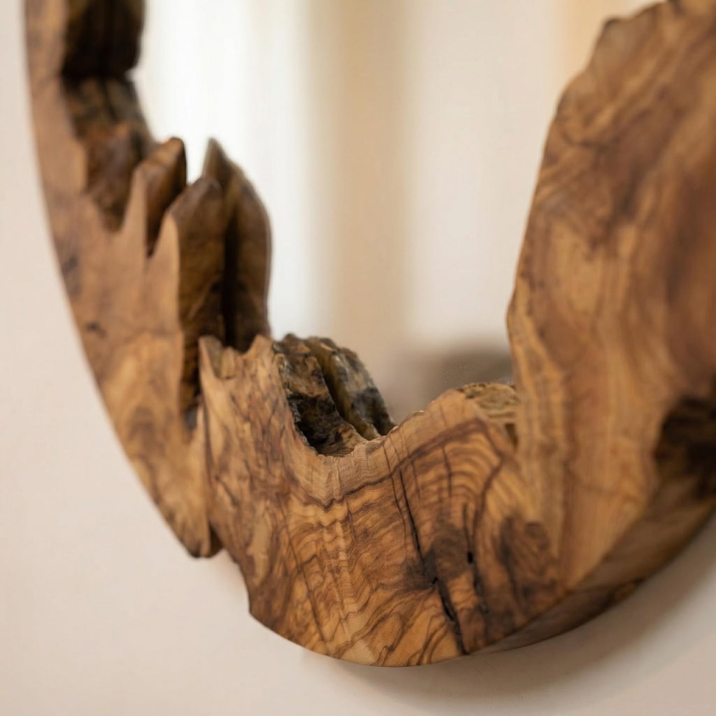 Live Edge Olive Wood Mirror - Round Rustic Wall Decor for Entryway & Bathroom, Solid Wood Circle Mirror, Organic Modern Farmhouse Aesthetic, Premium Natural Grain Decorative Accent, 16"